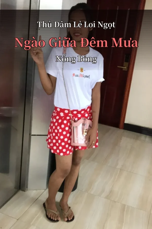 Thủ Dâm Lẻ Loi Ngọt Ngào Giữa Đêm Mưa Nóng Bỏng